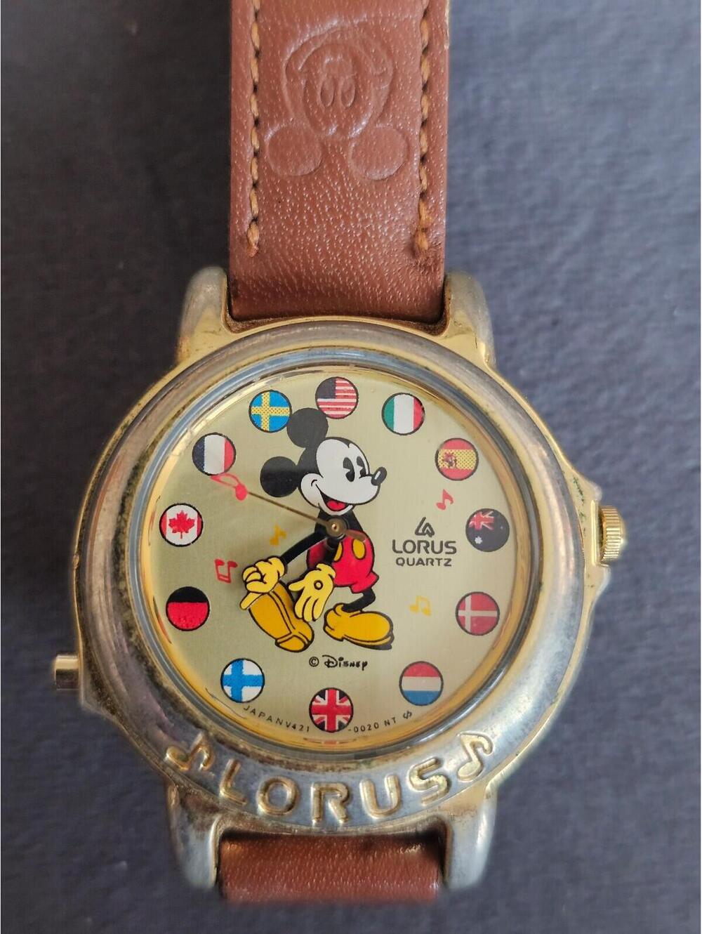 Vintage Mickey Mouse Lorus Quartz Watch V421-0020 (needs battery)